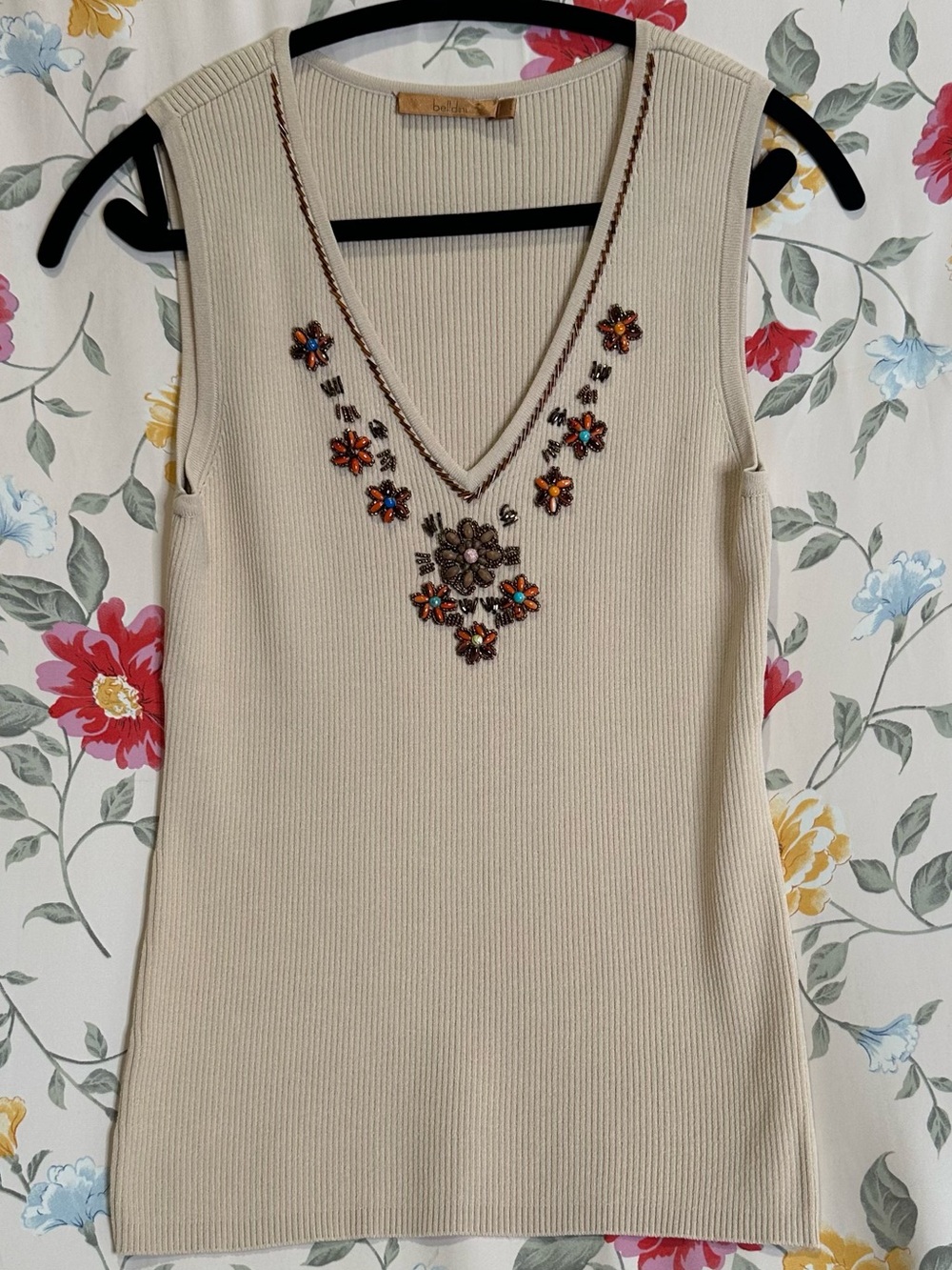 BELLDINI CREAM BEADED V-NECK TANK WOMENS SIZE L